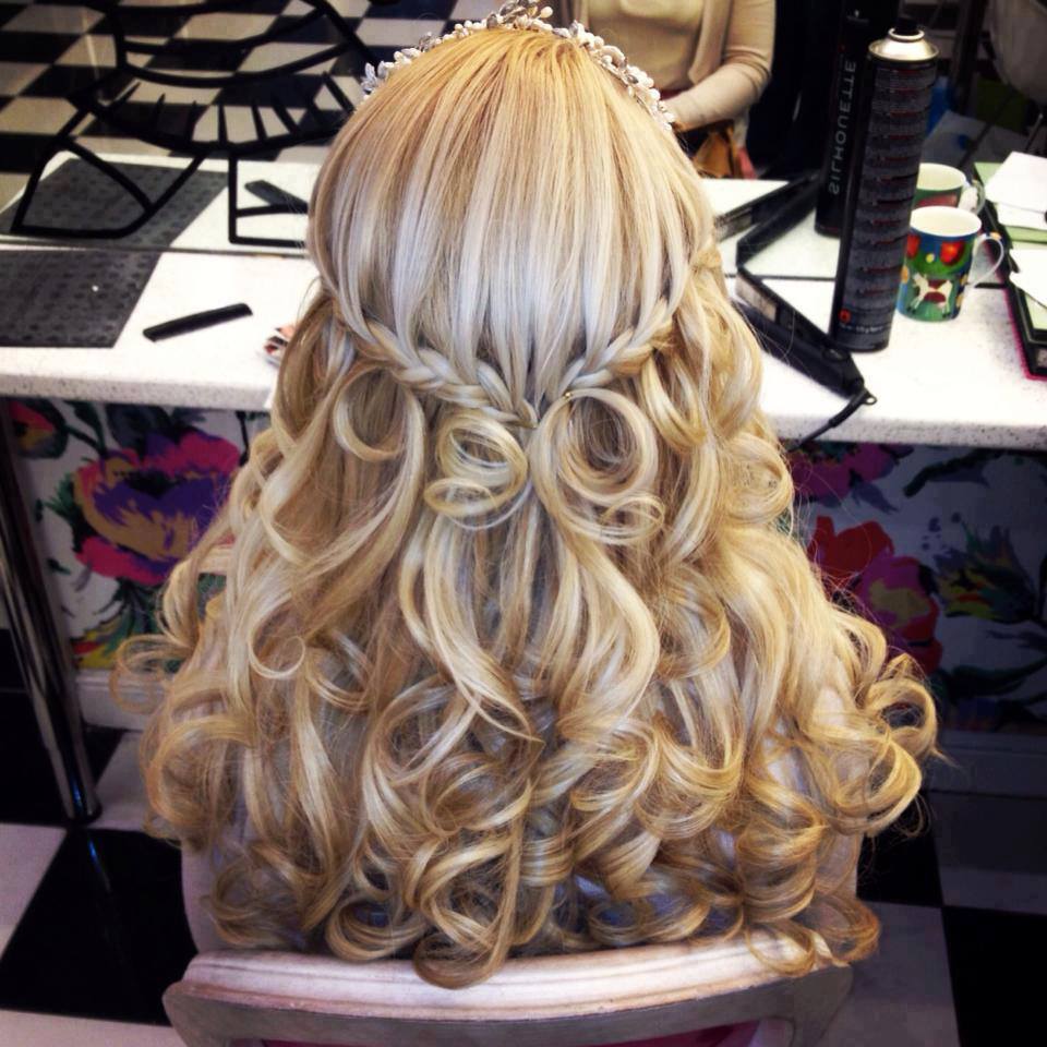 Perfect Christmas Hairstyles - Bahrain This Week Perfect Christmas Hairstyles - Bahrain This Week