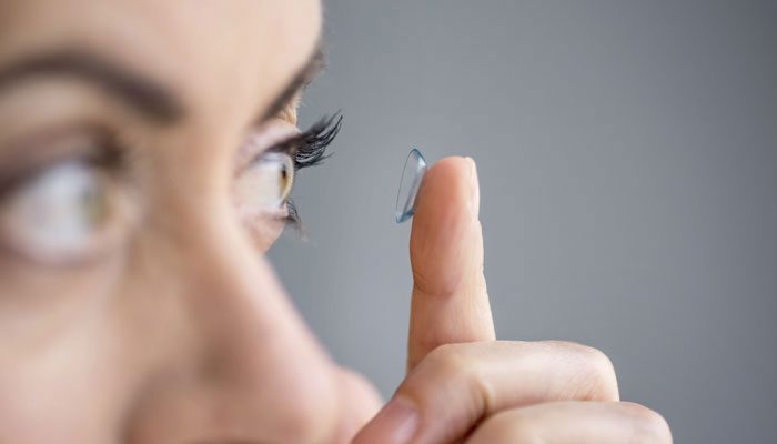 Use of contact lenses in myopia control