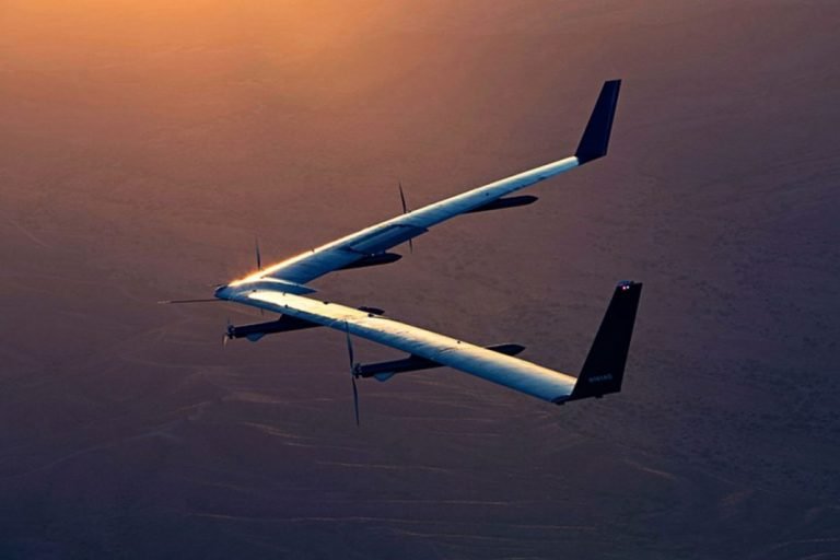Facebook Aquila Internet-Beaming Drone