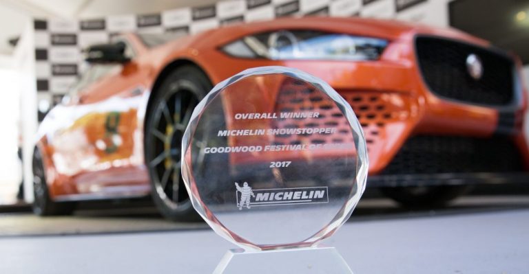 Jaguar XE SV Project 8 Wins ‘SHOWSTOPPER’ Award