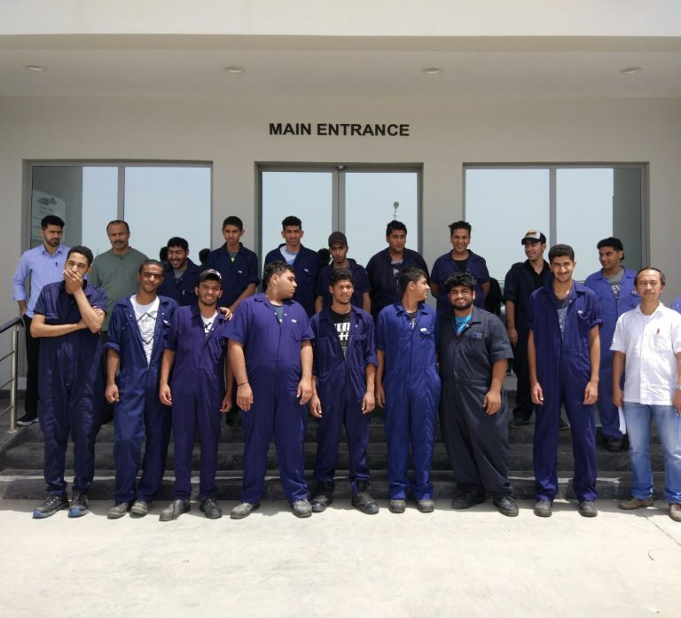 Y.K. Almoayyed & Sons Heavy Equipment Service Centre Hosts Al Jaberiya Technical School Students