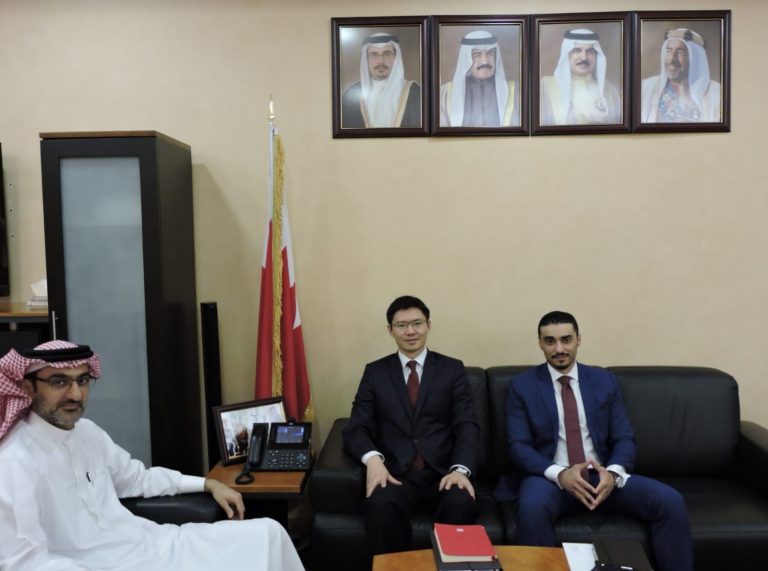 Mr. Mohammed AlQaed welcomes Huawei Bahrain’s chief executive