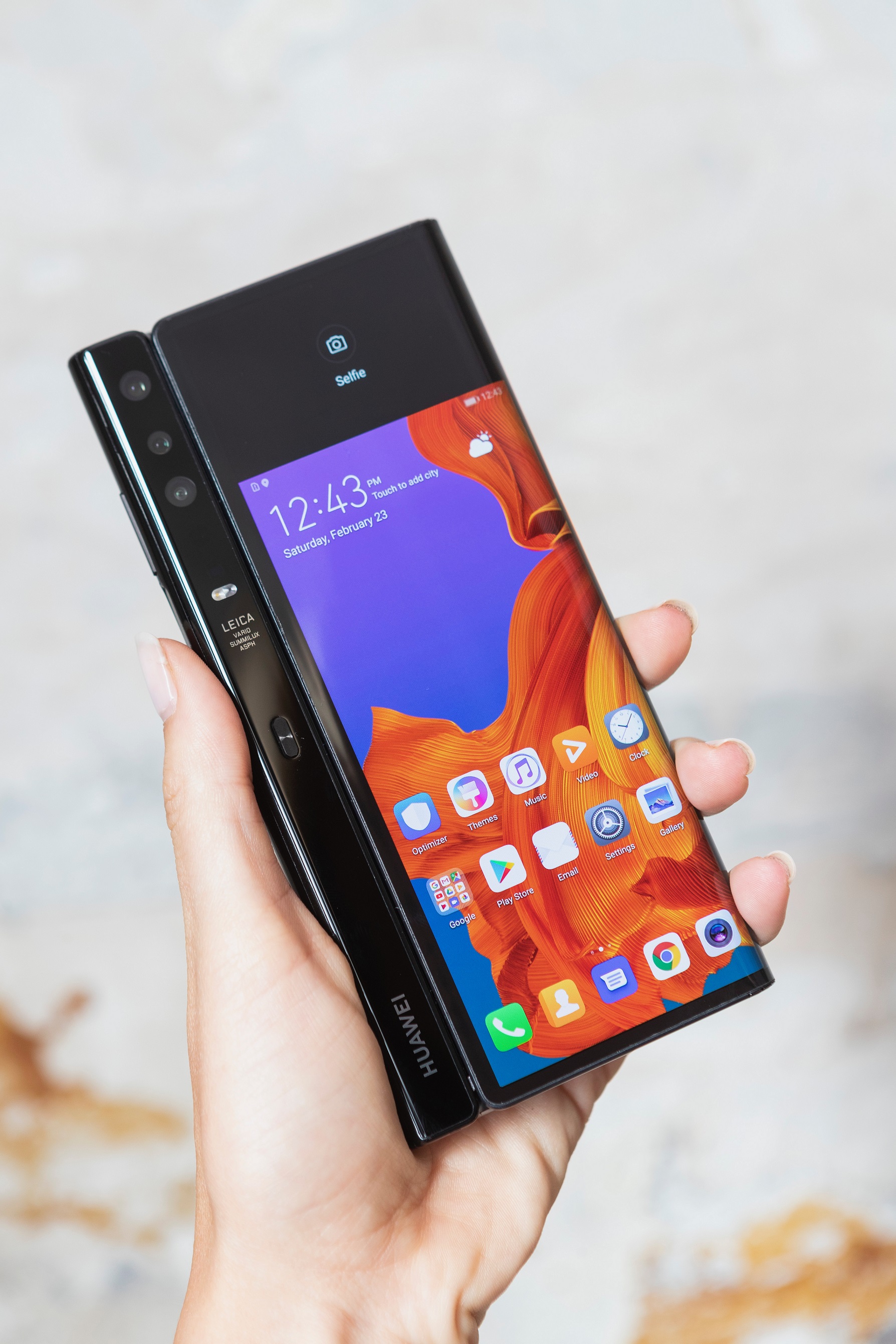 Huawei Launches HUAWEI Mate X, the World’s Fastest 5G Foldable Phone!