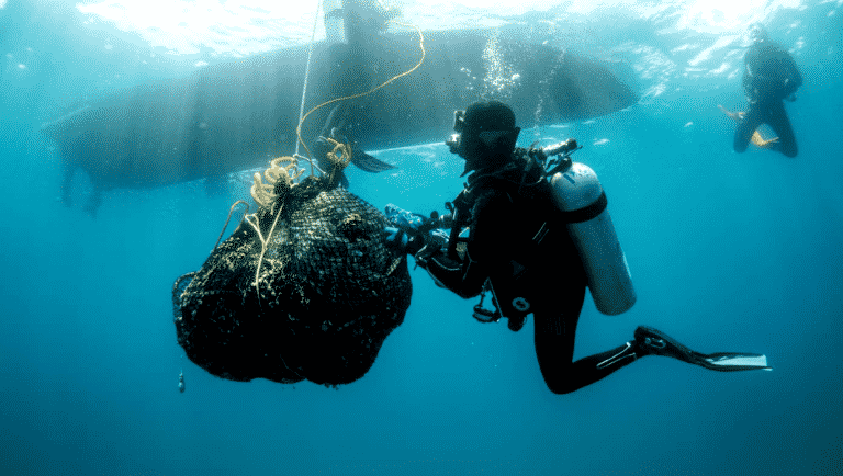 Ministry of Transportation & Telecommunications, APM Terminals Bahrain and Supreme Council for Environment collaborate to clean Bahrain’s seabed