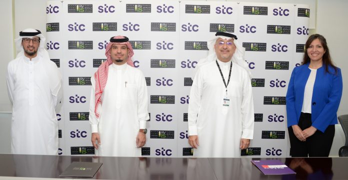 stc Bahrain collaborates with Riffa views International school