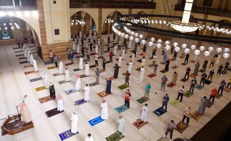 Taraweeh prayers in Bahrain Mosque