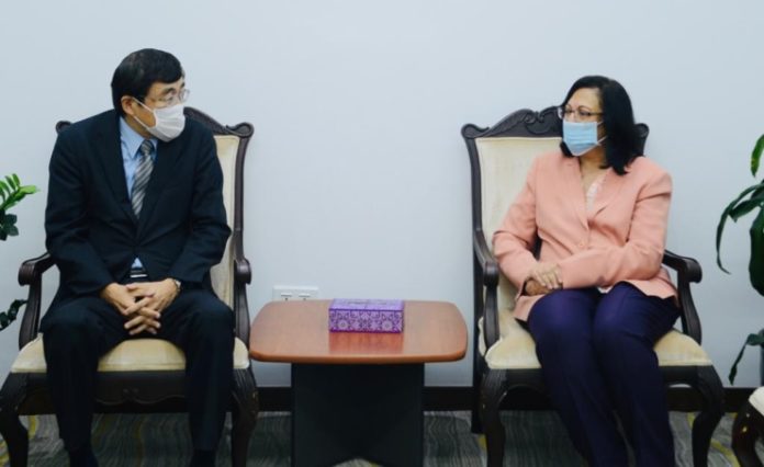 Health Minister meets japanese ambassador