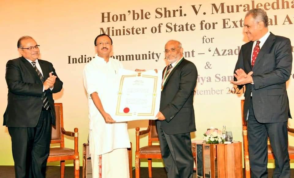 Indian Minister Presents Pravasi Bharatiya Samman Award