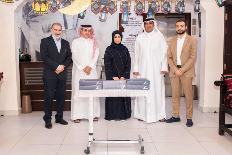 Gulf Air Donates Iftar Boxes to UCO Parents Care Centre