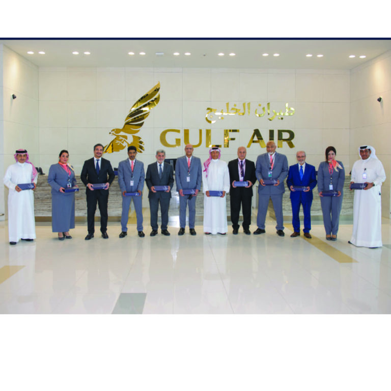 Gulf Air distributes Iftar boxes to its staff