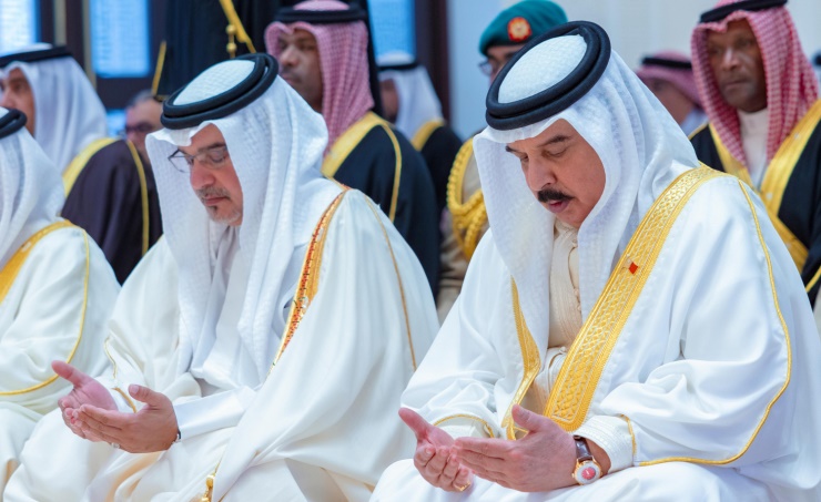 HM King performs Eid Al-Fitr prayers