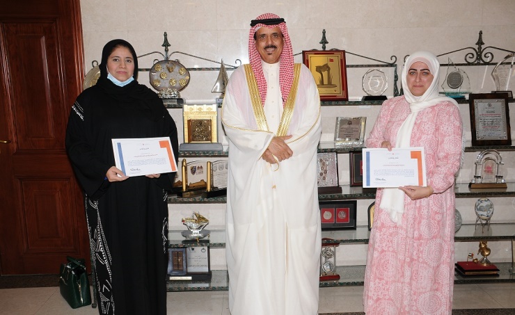 Education Minister receives ALECSO winners