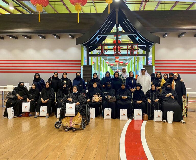 DRAGON CITY BAHRAIN RECEIVES MUHARRAQ PARENTS CARE HOME MEMBERS