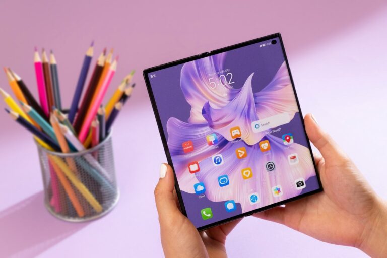 Which Foldable phone is better? HUAWEI Mate Xs 2 vs Samsung  Galaxy Z Fold4