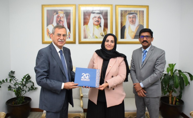 Health Minister receives Bahrain Specialist Hospital delegation