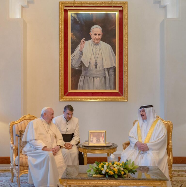 HM King visits HH Pope Francis at his residence