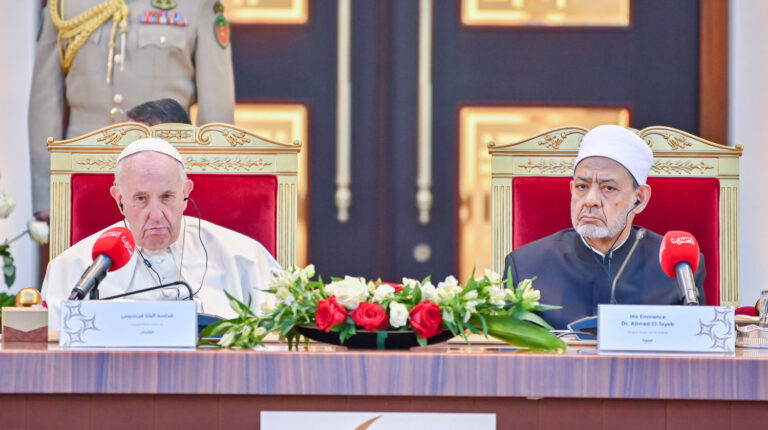 Al Azhar Grand Imam, Pope Francis discuss modern challenges, threats