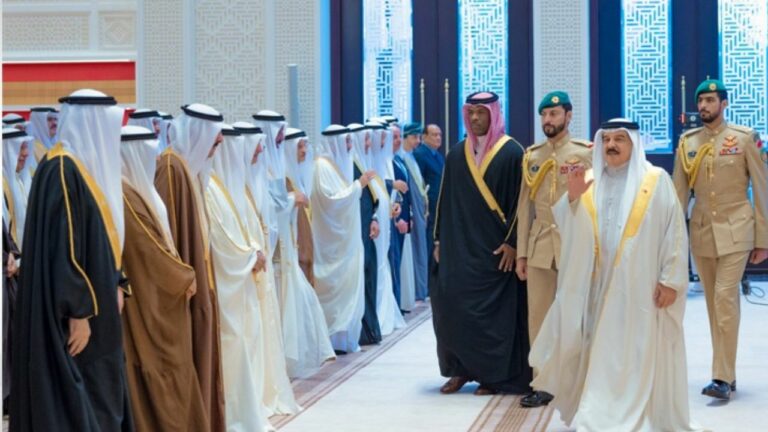 HM King performs Eid Al Fitr prayers