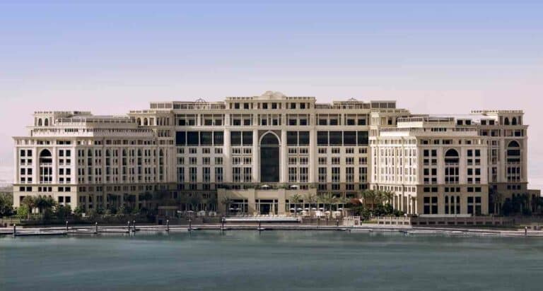 Palazzo Versace Dubai Launches First Ever AI-Based Chatbot in Partnership with Asksuite’s ChatGPT Functionality